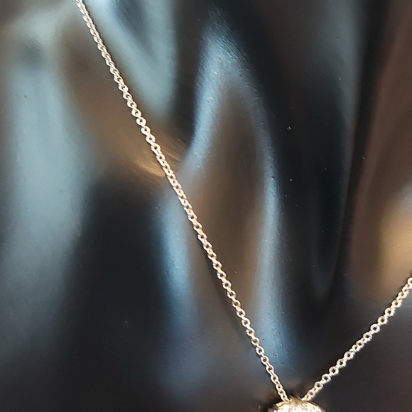 Sterling silver necklace with faux pearl pendant - Picture 6 of 11